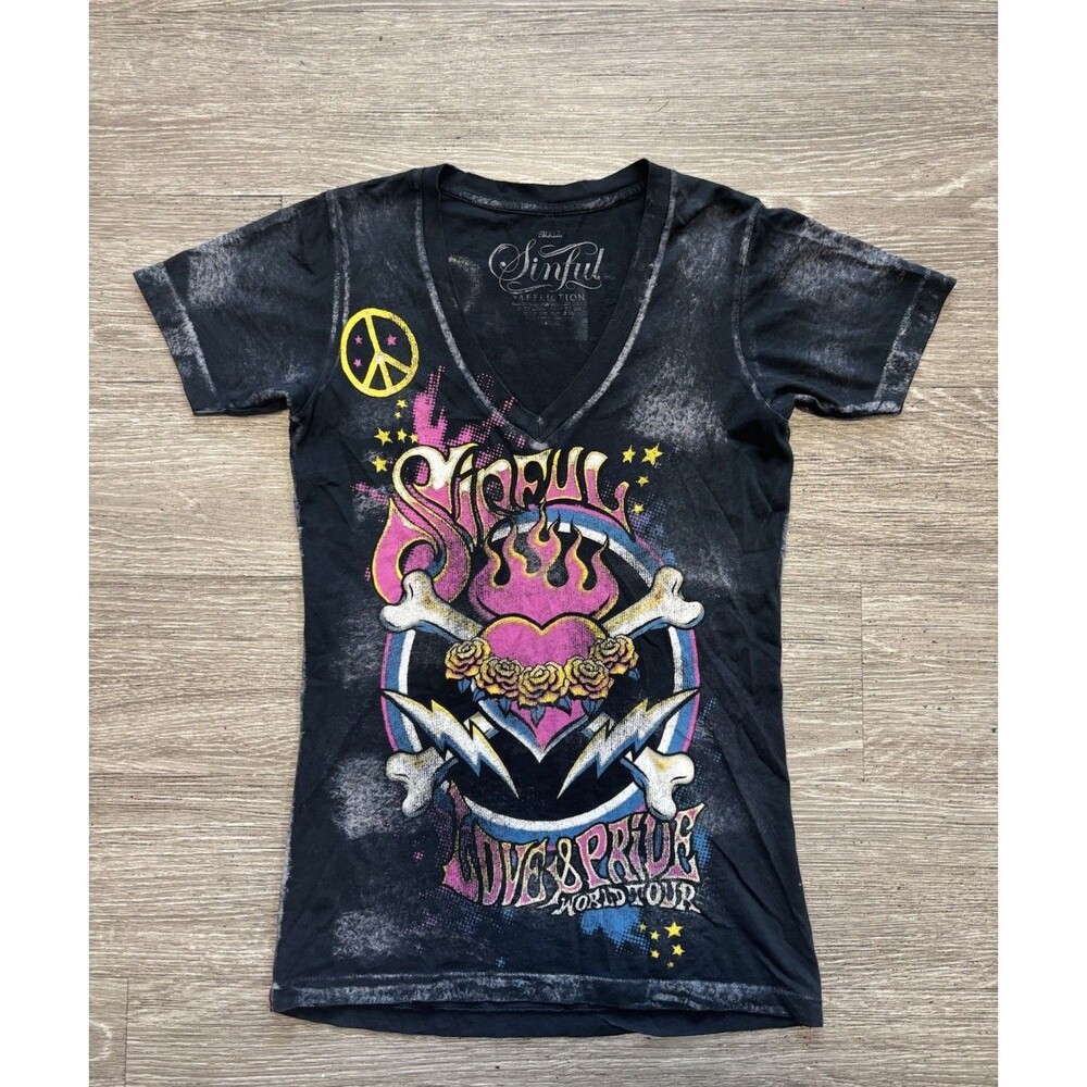 Sinful by Affliction Graphic T-shirt with An Acid-washed Finish Size Small